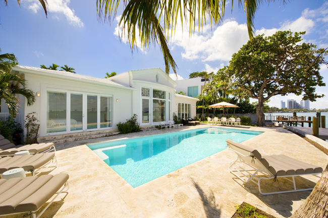008-ete-luxury-villa-miami-gr_1-1424977688-17-back-of-house